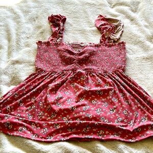 White Birch XL top never worn mauve background white green teal flowers leaves